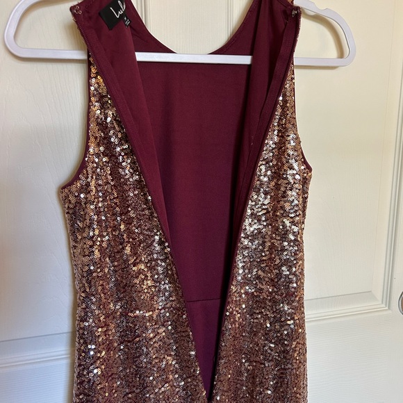 Gold and Maroon sequin floor length trumpet cut mermaid gown - Picture 4 of 4